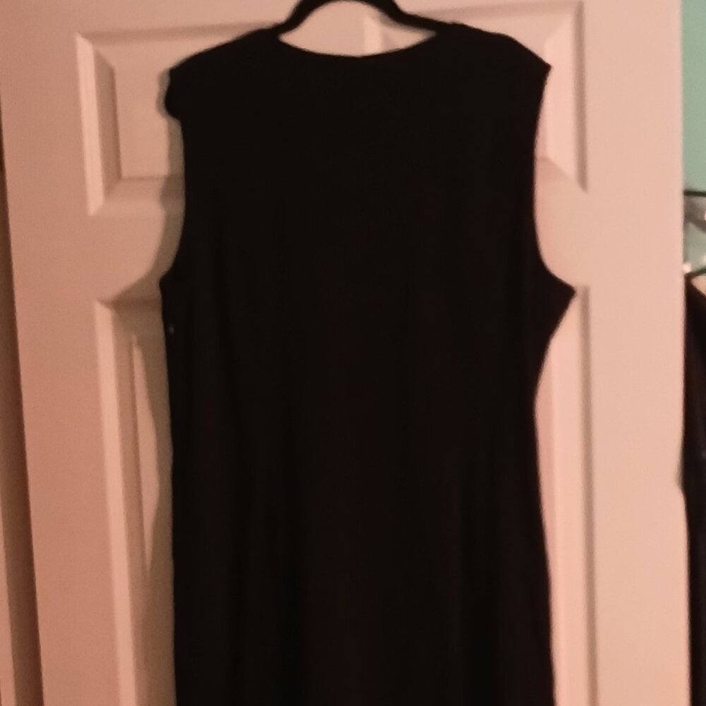 Black dress - Picture 2 of 5